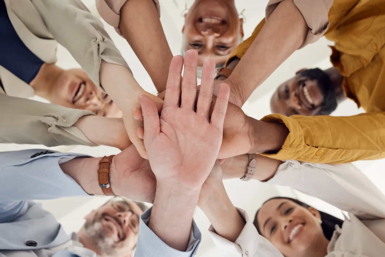 Mani lavoriamo insieme